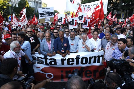 Mendez Y Toxo En Una Manifestación Contra La Reforma Laboral