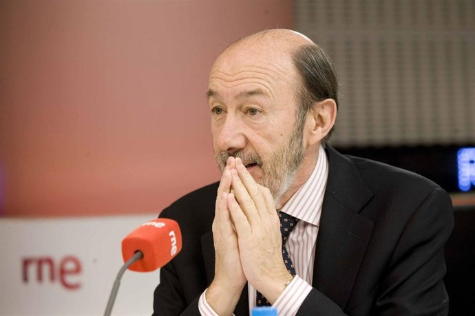 Primer Plano De La Entrevista De Rubalcaba