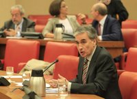 PP y PSOE pactan exigir la disolución "incondicional" de ETA