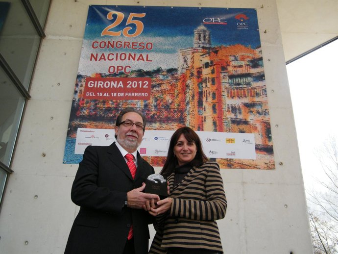 El Presidente De Tuhuesca Y La Vicepresidenta De OPC En Aragón