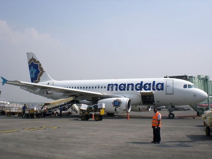 Un Avión De Mandala Airlines