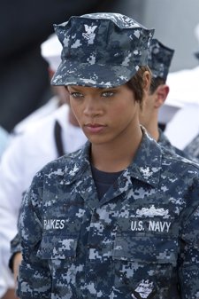 Rihanna En Battleship Hundir La Flota