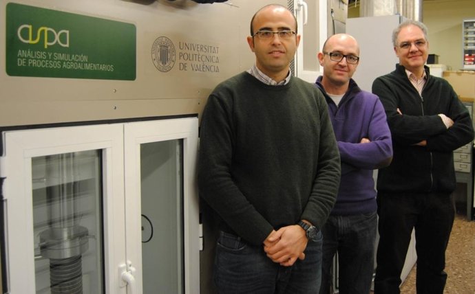 Investigadores Que Han Diseñado El Nuevo Dispositivo Ultrasónico