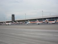 Aena emplaza al comité de empresa de Barajas a desconvocar la huelga