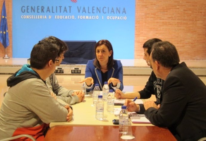 La Consellera Catalá En La Reunión Con Representantes De Faavem
