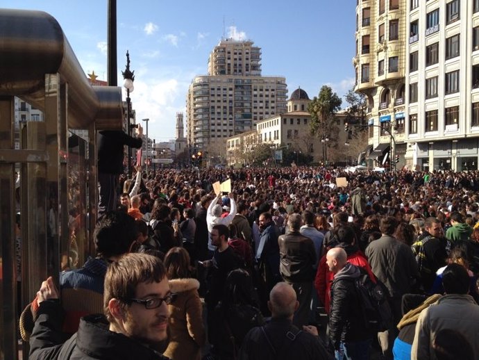 Imagen De La Manifestación En Valencia En Protetsa Por Los Últimos Sucesos