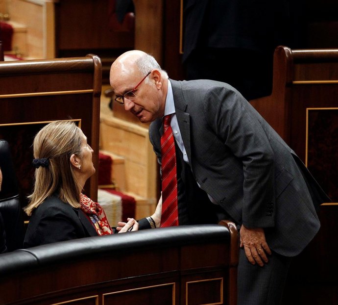 La Ministra De Fomento, Ana Pastor, Con Josep Antoni Duran I Lleida (Ciu)
