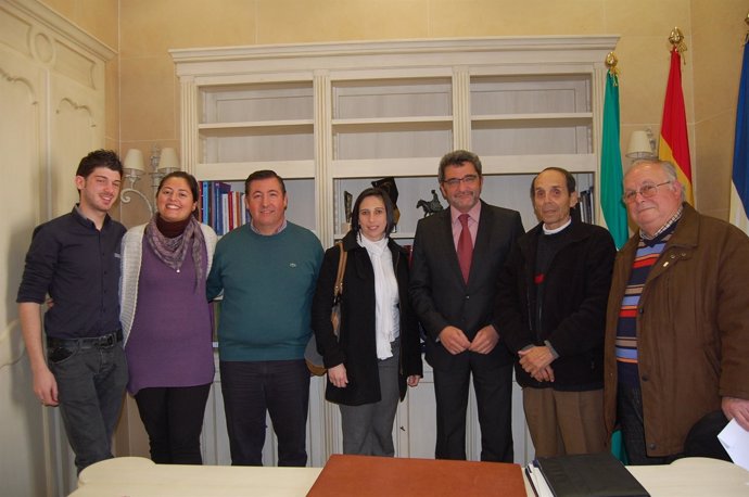 El Alcalde Gutiérrez Limones Con Representantes Vecinales
