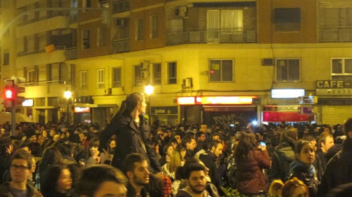 Manifestantes En La Gran Vía Fernando El Católico