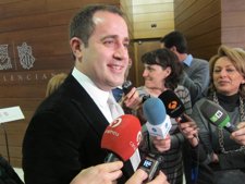 Alarte Atiende A Los Medios En Los Pasillos De Las Corts