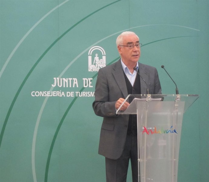 El Consejero De Turismo, En Rueda De Prensa