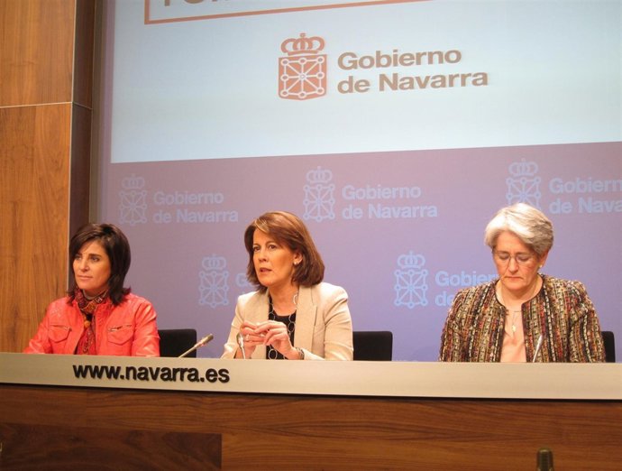 Yolanda Barcina, Con Las Consejeras Elena Torres Y Lourdes Goiocoechea.