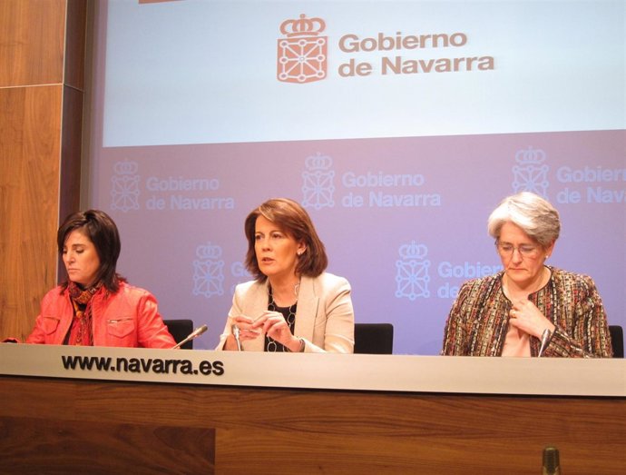 Yolanda Barcina, Con Las Consejeras Elena Torres Y Lourdes Goicoechea.