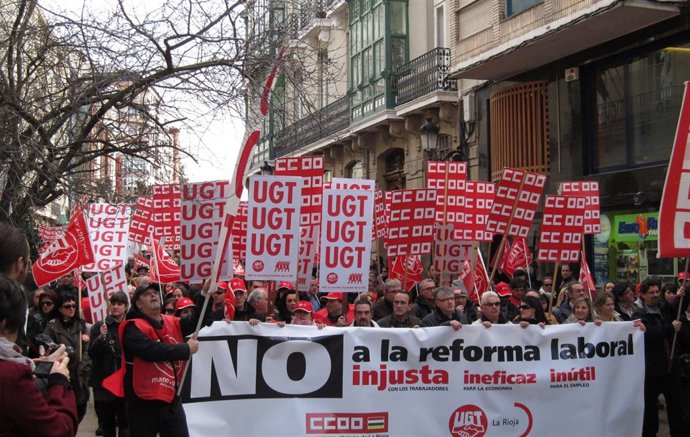 Miles De Riojanos Participan En La Manifestación Contra La Reforma Laboral