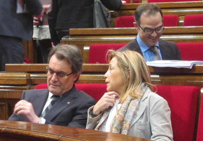 Artur Mas Y Joana Ortega, En El Pleno Del Parlament