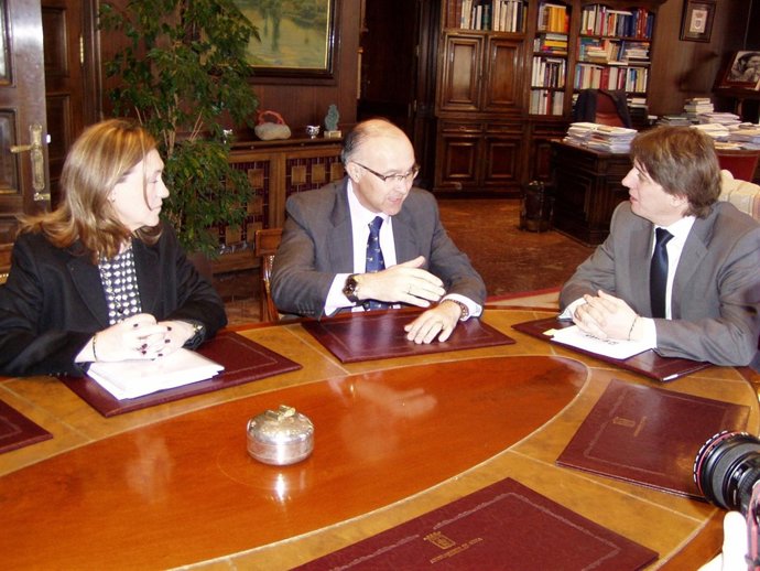      Ruiz Medrano Con El Alcalde De Soria, Carlos Martínez.