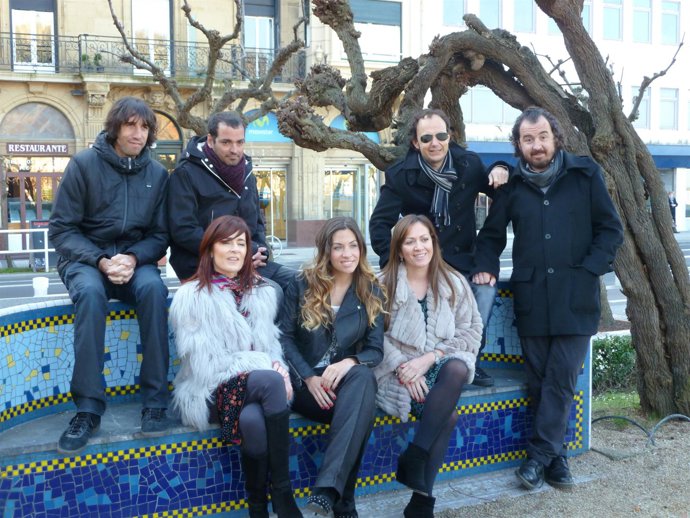 Pilar Zorrila E Isabel Muela Con La Oreja De Van Gogh