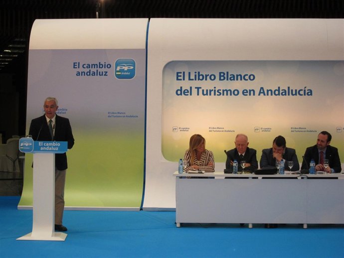 Arenas En La Presentación Del Libro Blanco Del Turismo En Andalucía