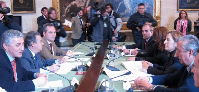 Reunión Entre El Ayuntamiento De Sevilla Y El Ministerio De Fomento