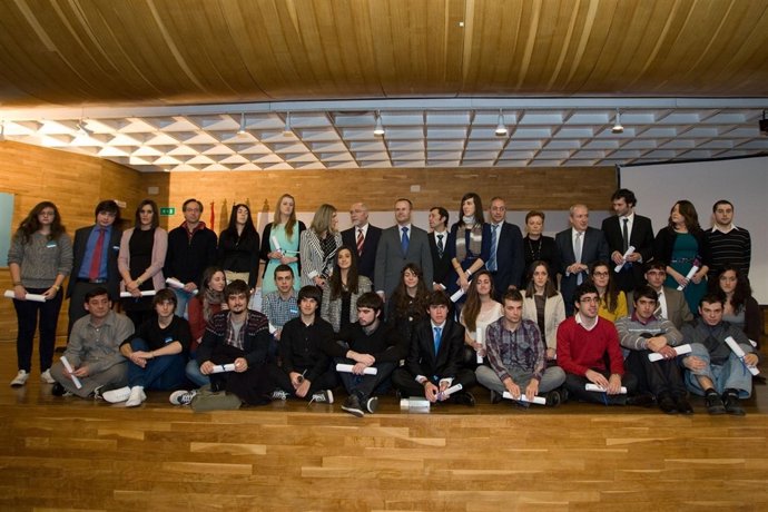 Foto De Familia De Los Premios Extraordinarios De Bachillerato En Galicia