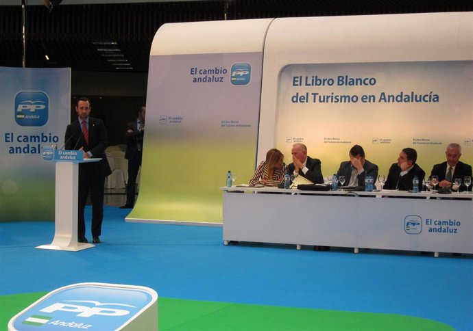 Bauzá Y Arenas En La Presentación Del Libro Blanco Del Turismo En Andalucía