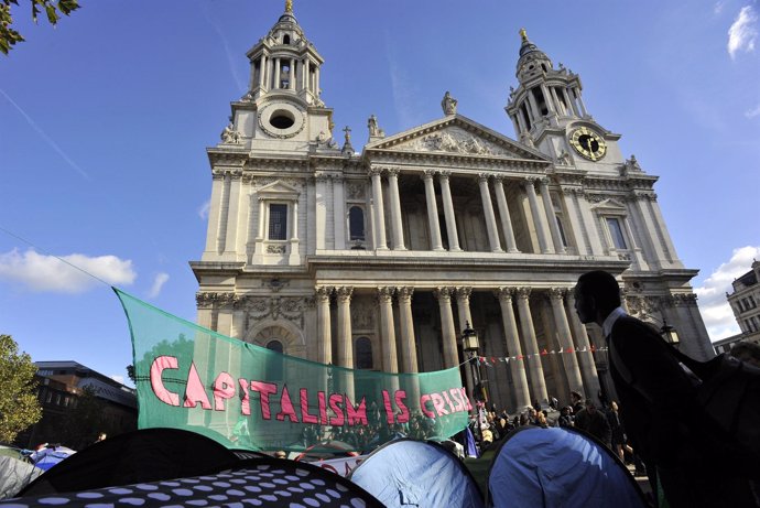 Indignados Británicos Acampan Junto A La Catedral De San Pablo En Londres