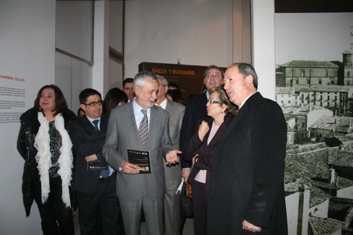 Moreno, Reyes, Griñán (Delante De Marín), De La Chica, Otegui Y Chicharro.