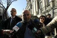 El primo político niega ser intermediario del exministro y dice que su relación es "estrictamente familiar"