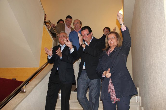 El Presidente Provincial Del PP, Manuel Andrés González, Junto A Báñez Y Conde. 