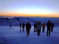 Sierra Nevada despide este sábado el esquí nocturno con una oferta 3x2 para los que vayan disfrazados