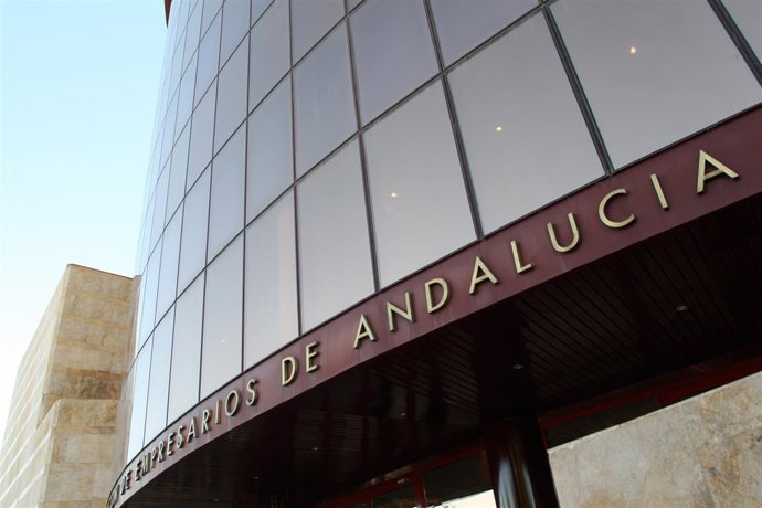 Edificio De La CEA, En Sevilla