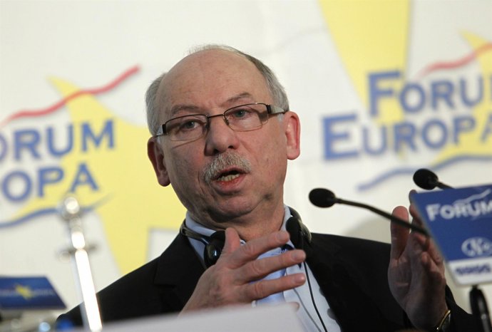 Comisario Europeo De Presupuestos, El Polaco Janusz Lewandoswki