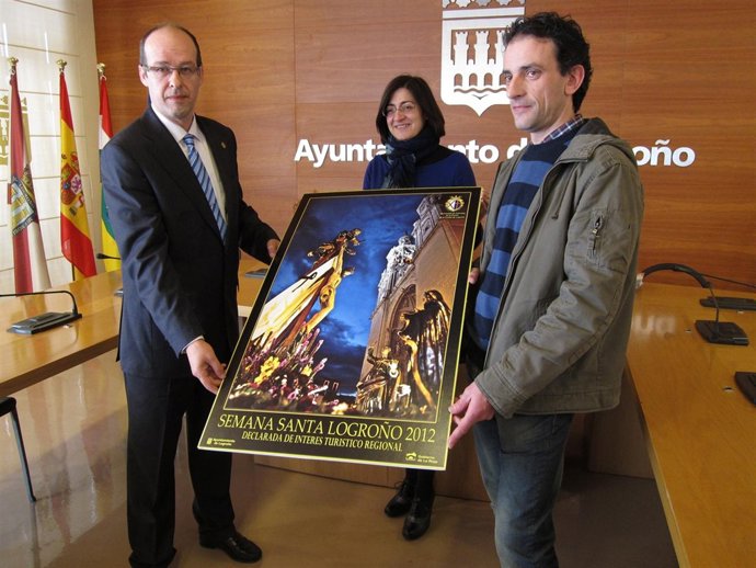 Montes, Benés Y Betolaza, Con El Cartel De Semana Santa 2012