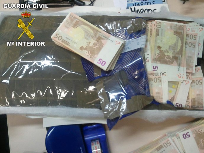 Dinero Intervenido En Un Equipaje De Mano En El Aeropuerto