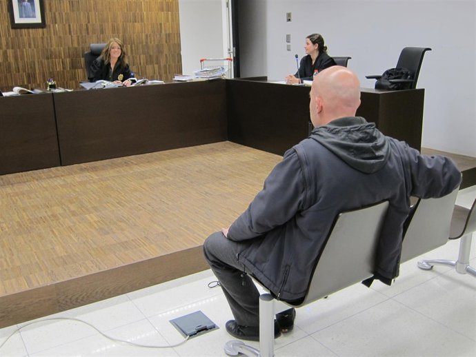 Juicio A Un Trabajador De TMB Por Romper Una Cámara Durante La Huelga General