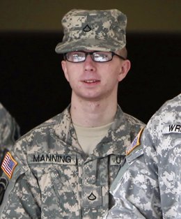 Bradley Manning, Acusado De Filtrar Documentos Oficiales Clasificados A Wikileak