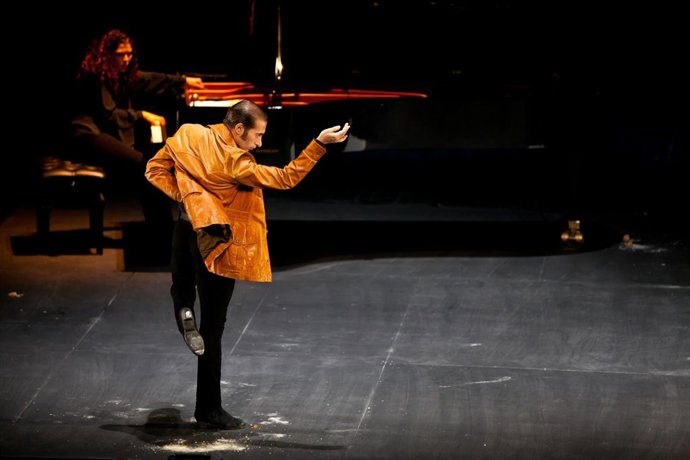 Israel Galván Llega Con 'La Curva' Al Teatro Central