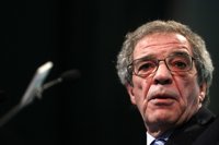 Telefónica congelará en 2012 el sueldo fijo de su consejo