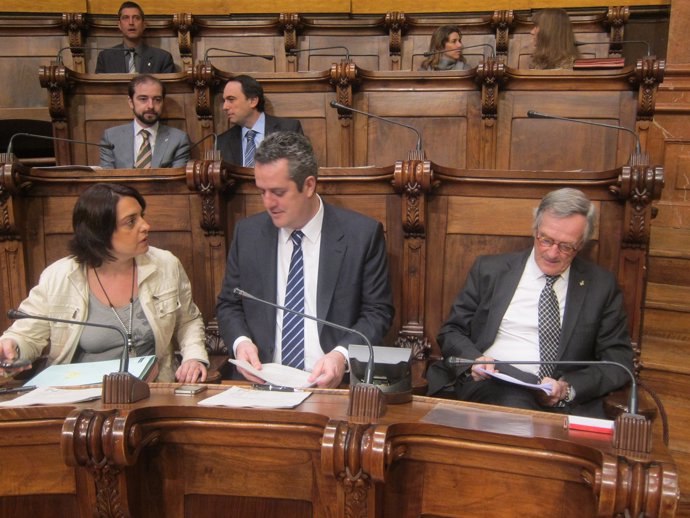 S.Recasens, J.Forn Y X.Trias, En El Pleno Del Ayuntamiento