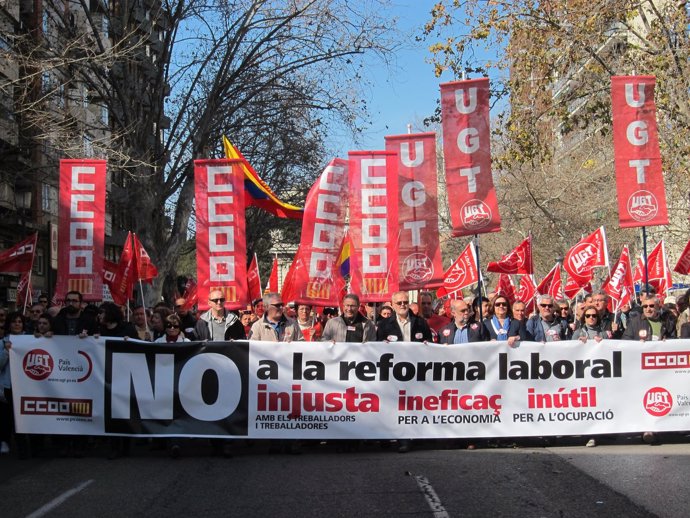 Cabecera De La Manifestación Contra La Reforma Laboral En Valencia