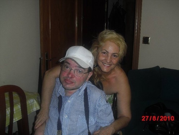 Carmen Flores Y Su Hijo