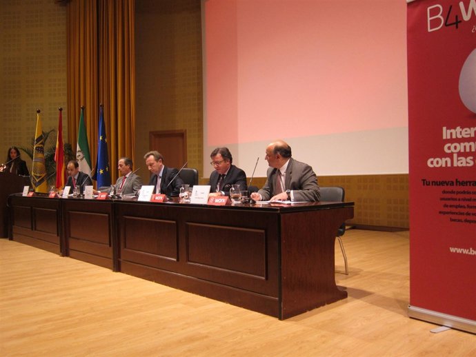 Manuel Recio Clausura Jornada En La UPO.