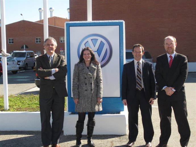 De Izda. A Dcha.: Sebastián, Miranda, El Consejero Astiz Y Mendívil.