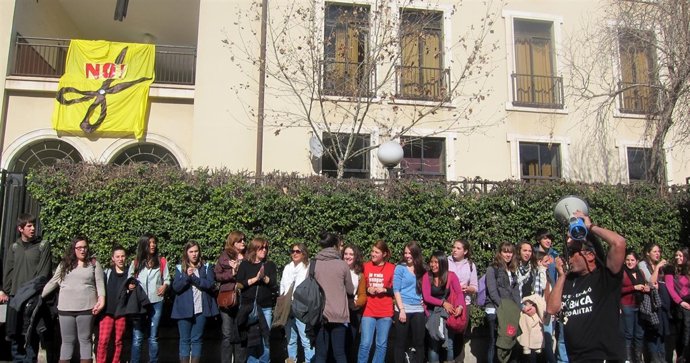 Cadena Humana Alrededor Del Lluís Vives