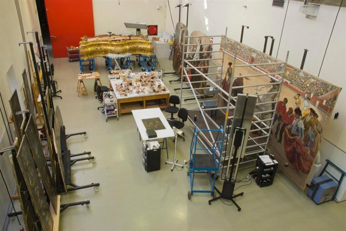 Inaugurada La Exposición De La Restauración Del Paso Del Gran Poder 