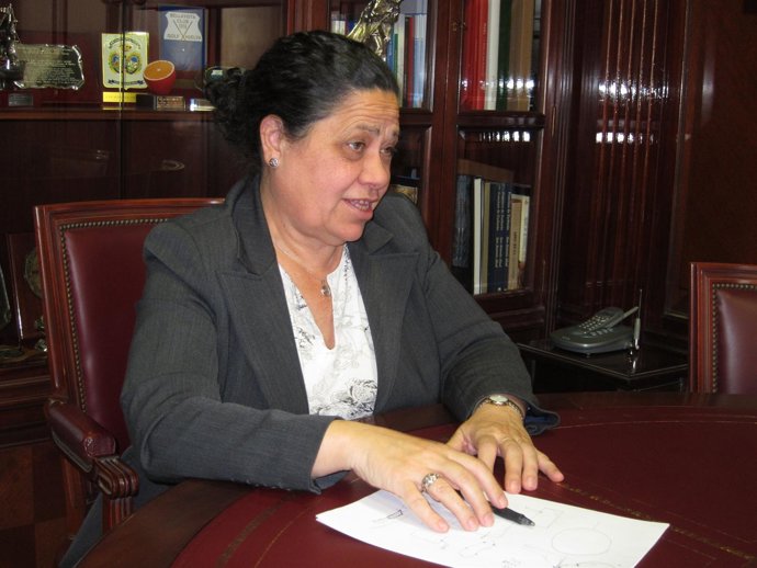 La Presidenta De La Autoridad Portuaria, Manuel De Paz.