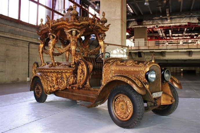 Uno De Los Coches De La Muestra