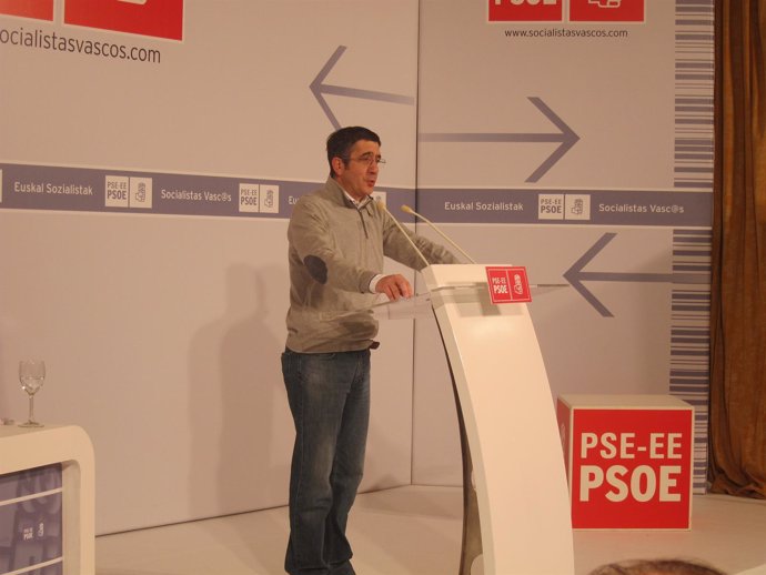 López Interviene En El Comité Nacional