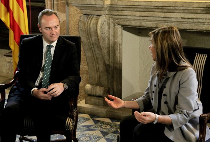 Alberto Fabra Conversa Con Ana Mato En El Palau De La Generalitat.