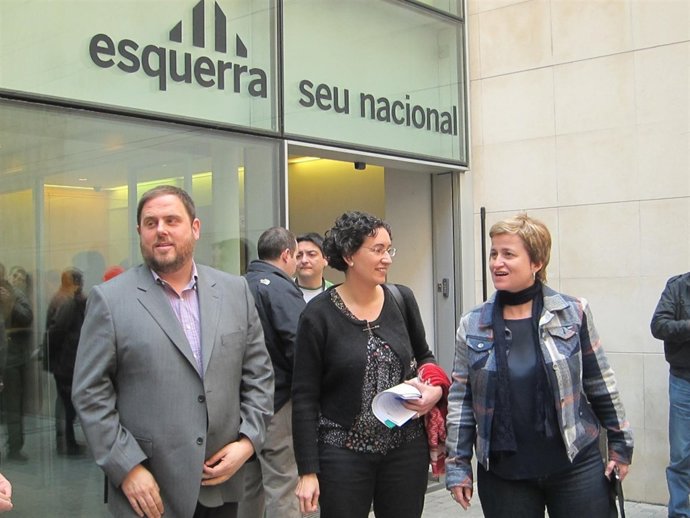 El Presidente De ERC O.Junqueras Con M.Rovira Y A.Simó En El Consejo Nacional
